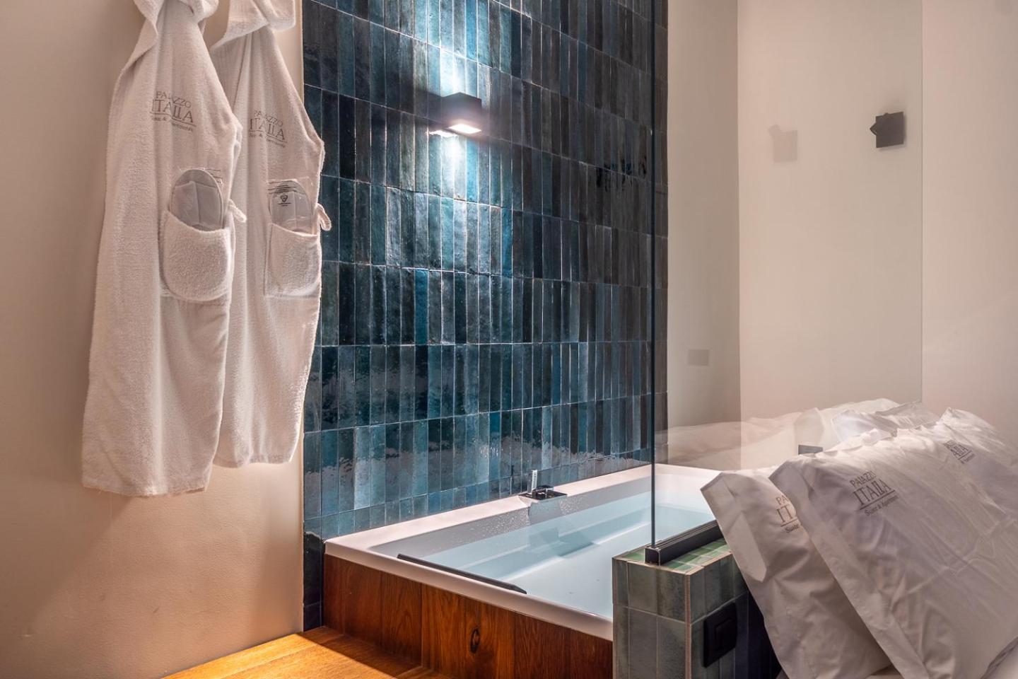 Palazzo Italia Suites Bari Exterior photo